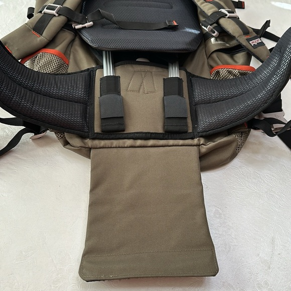 JanSport GRIZZLY BEAR 63 - New Cilantro Grn - Picture 14 of 16